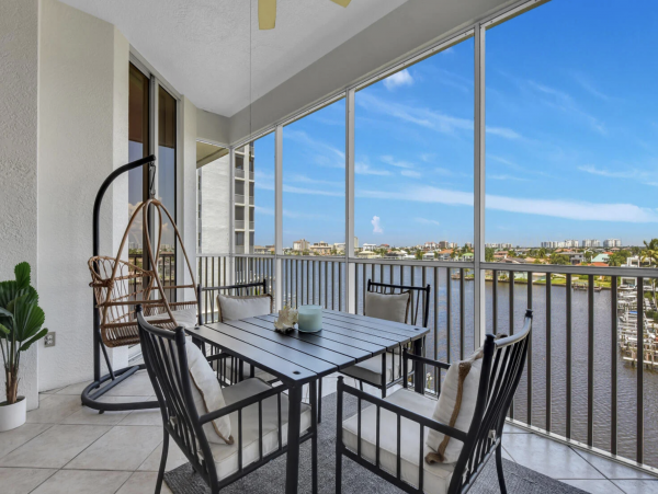 Luxury Vacation Rental in Naples: Your Tropical Escape